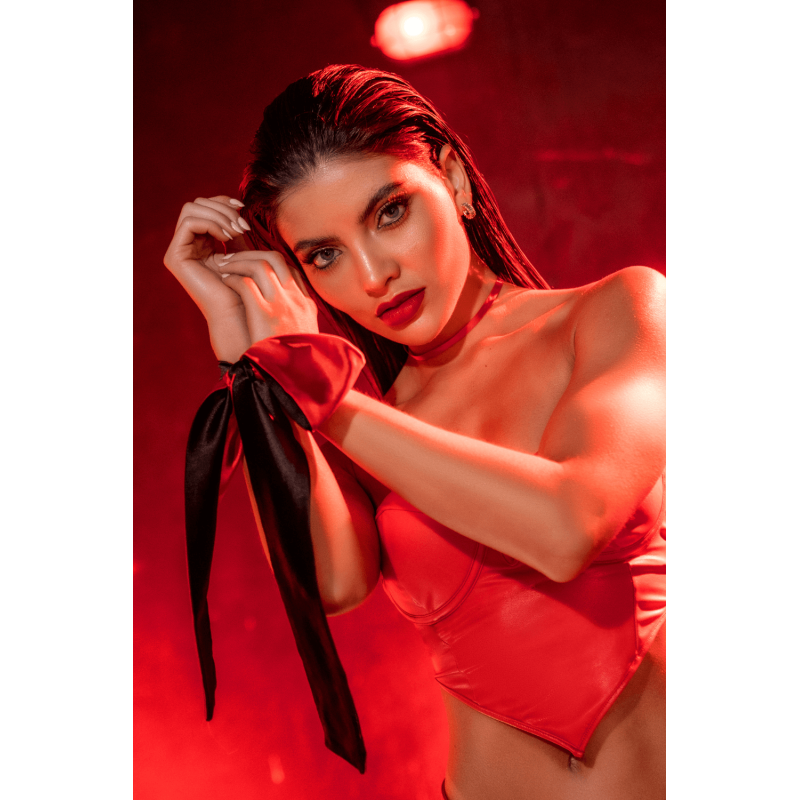 Accessoire coquin en satin réversible noir rouge